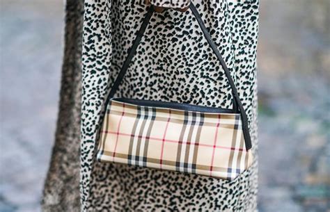 zainetti burberry imitazioni|burberry handbags authentication.